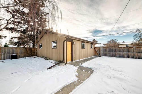 4803 Montana Drive Nw, Calgary, AB - Outdoor