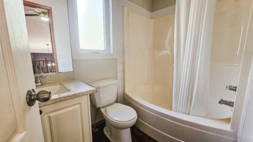 445 Rocky Ridge Bay Nw, Calgary, AB - Indoor Photo Showing Bathroom