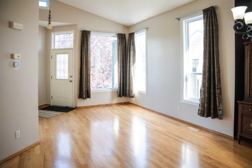 445 Rocky Ridge Bay Nw, Calgary, AB - Indoor Photo Showing Other Room