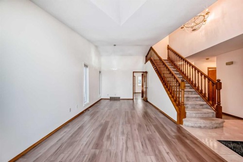266 Edgepark Way Nw, Calgary, AB - Indoor Photo Showing Other Room