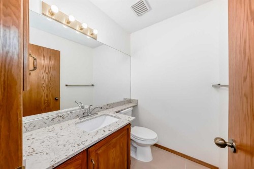 266 Edgepark Way Nw, Calgary, AB - Indoor Photo Showing Bathroom