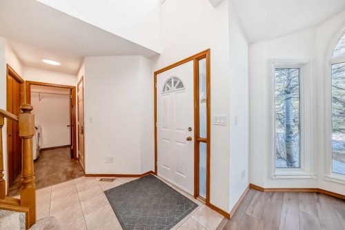 266 Edgepark Way Nw, Calgary, AB - Indoor Photo Showing Other Room