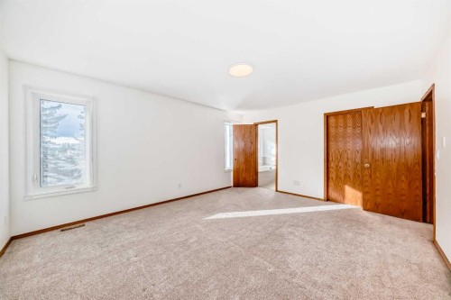 266 Edgepark Way Nw, Calgary, AB - Indoor Photo Showing Other Room
