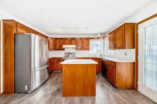 266 Edgepark Way Nw, Calgary, AB - Indoor Photo Showing Kitchen