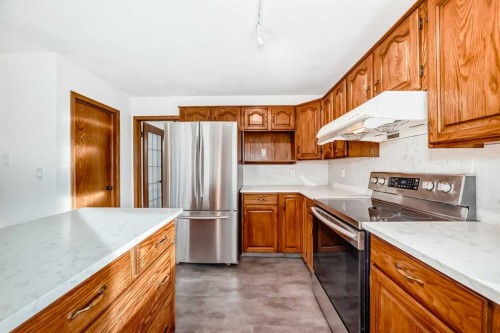 266 Edgepark Way Nw, Calgary, AB - Indoor Photo Showing Kitchen
