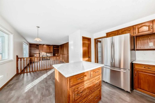 266 Edgepark Way Nw, Calgary, AB - Indoor Photo Showing Kitchen