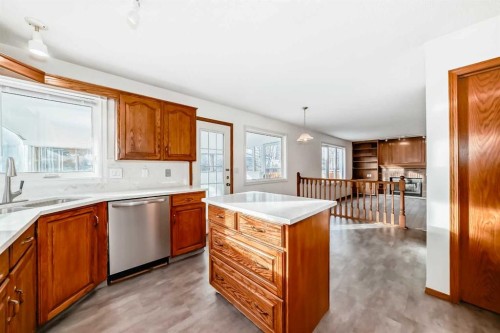 266 Edgepark Way Nw, Calgary, AB - Indoor Photo Showing Kitchen