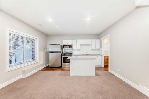 335 Morningside Crescent Sw, Airdrie, AB - Indoor Photo Showing Kitchen