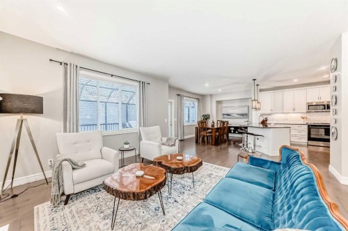 335 Morningside Crescent Sw, Airdrie, AB - Indoor Photo Showing Living Room