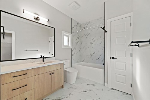 78 Vincent Crescent, Olds, AB - Indoor Photo Showing Bathroom