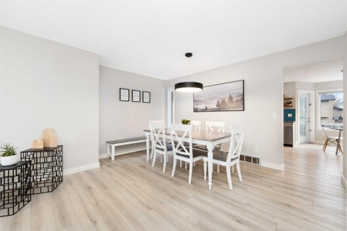 103 Sunset Place, Okotoks, AB - Indoor Photo Showing Dining Room