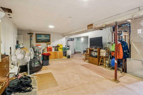 2048 33 Street Se, Calgary, AB - Indoor