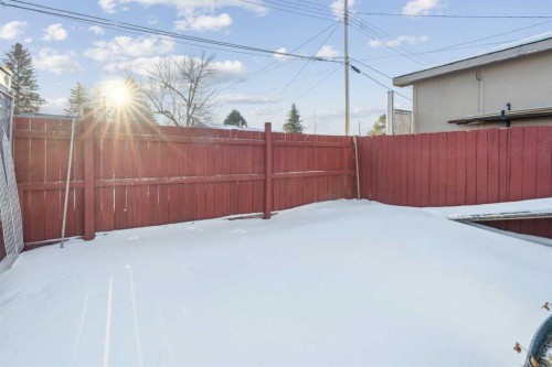2048 33 Street Se, Calgary, AB - Outdoor