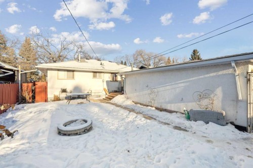 2048 33 Street Se, Calgary, AB - Outdoor