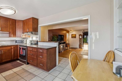 2048 33 Street Se, Calgary, AB - Indoor