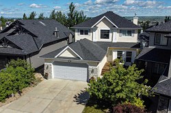 21 Cresthaven Way SW Calgary, AB T3B 5X8