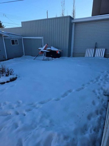 1116 37 Street Se, Calgary, AB - Outdoor