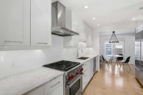 3449 Lane Crescent Sw, Calgary, AB - Indoor Photo Showing Kitchen With Upgraded Kitchen