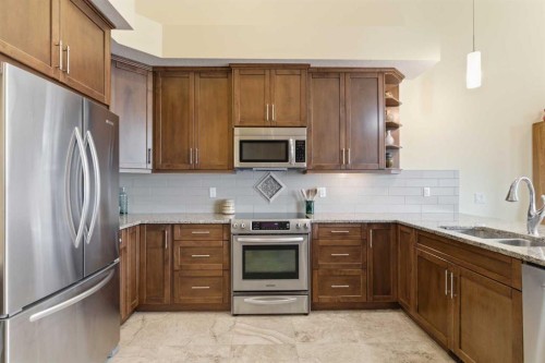 171 Evanswood Circle Nw, Calgary, AB - Indoor Photo Showing Kitchen