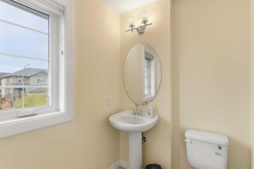 171 Evanswood Circle Nw, Calgary, AB - Indoor Photo Showing Bathroom