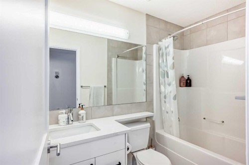 170 Panamount Road Nw, Calgary, AB - Indoor Photo Showing Bathroom