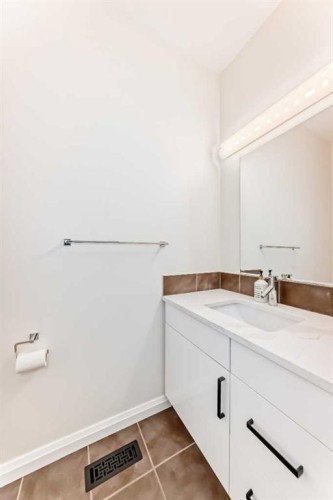170 Panamount Road Nw, Calgary, AB - Indoor Photo Showing Bathroom