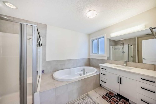 170 Panamount Road Nw, Calgary, AB - Indoor Photo Showing Bathroom
