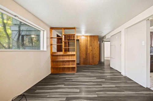 8039 36 Avenue Nw, Calgary, AB - Indoor Photo Showing Other Room