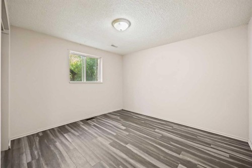 8039 36 Avenue Nw, Calgary, AB - Indoor Photo Showing Other Room