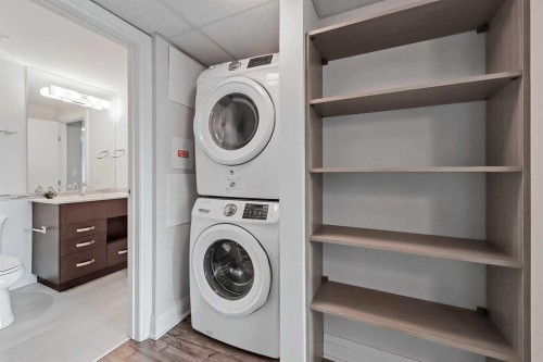 2404-930 6 Avenue Sw, Calgary, AB - Indoor Photo Showing Laundry Room