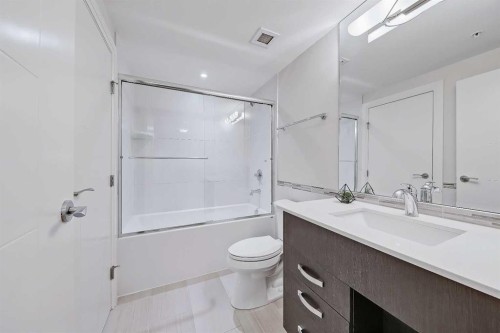 2404-930 6 Avenue Sw, Calgary, AB - Indoor Photo Showing Bathroom