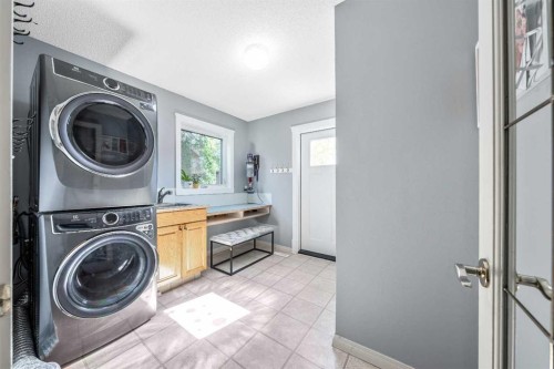 135 Westridge Close, Okotoks, AB - Indoor Photo Showing Laundry Room