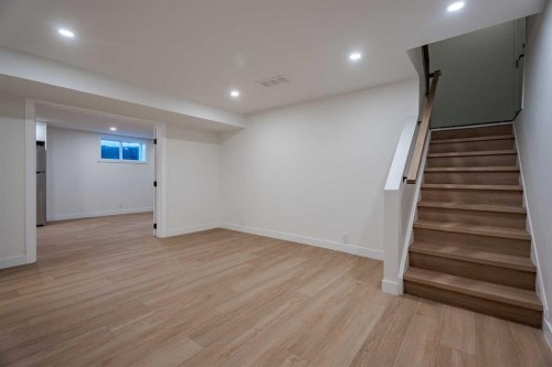1024 Hunterston Place Nw, Calgary, AB - Indoor