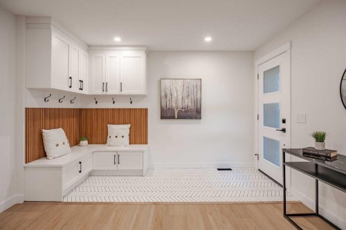 1024 Hunterston Place Nw, Calgary, AB - Indoor Photo Showing Other Room