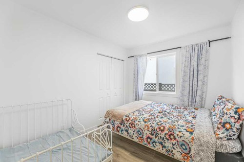 477 72 Avenue Ne, Calgary, AB - Indoor Photo Showing Bedroom