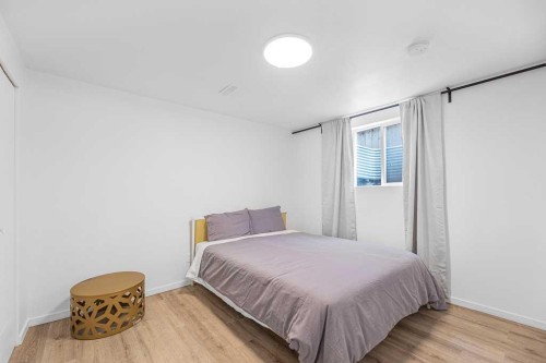477 72 Avenue Ne, Calgary, AB - Indoor Photo Showing Bedroom