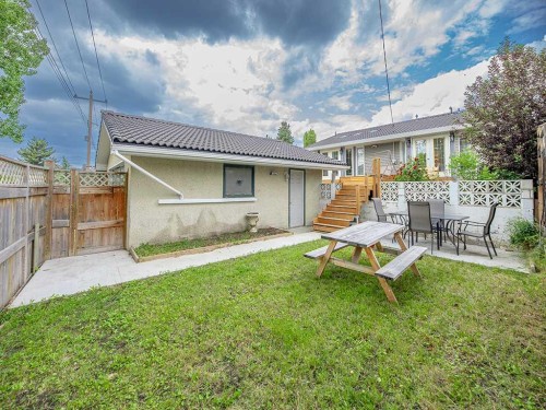 477 72 Avenue Ne, Calgary, AB - Outdoor