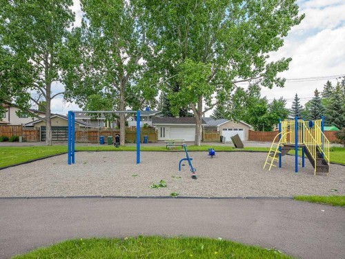 477 72 Avenue Ne, Calgary, AB - Outdoor