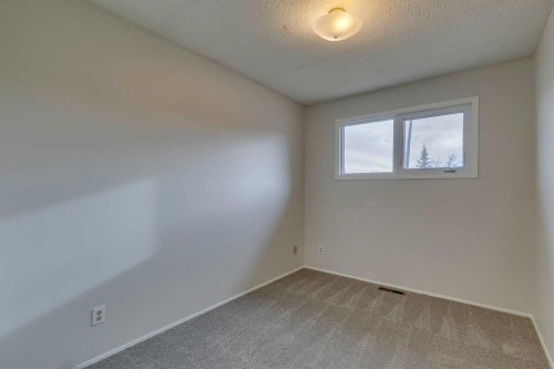 4 Lake Huron Place Se, Calgary, AB - Indoor Photo Showing Other Room