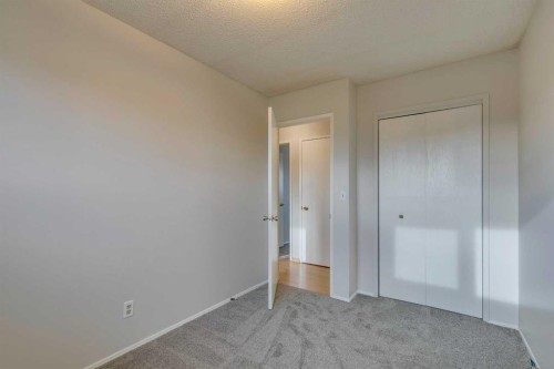 4 Lake Huron Place Se, Calgary, AB - Indoor Photo Showing Other Room