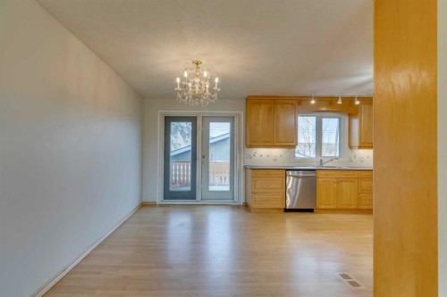 4 Lake Huron Place Se, Calgary, AB - Indoor Photo Showing Kitchen