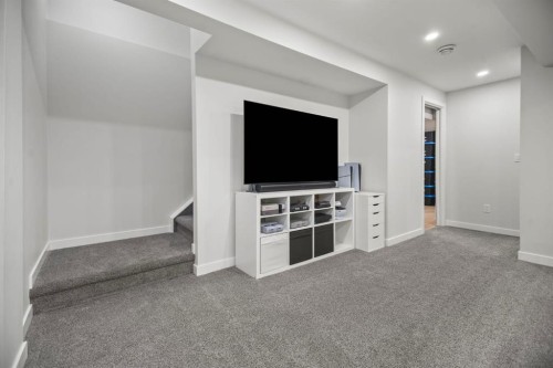 411 River Heights Crescent, Cochrane, AB - Indoor