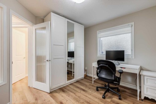 7 Everglade Circle Sw, Calgary, AB - Indoor Photo Showing Office