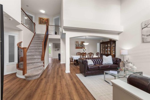 7 Everglade Circle Sw, Calgary, AB - Indoor Photo Showing Living Room