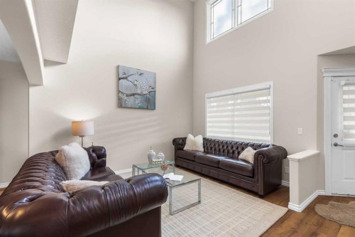 7 Everglade Circle Sw, Calgary, AB - Indoor Photo Showing Living Room