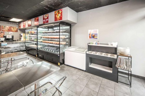 2111 Centre Street Nw, Calgary, AB 