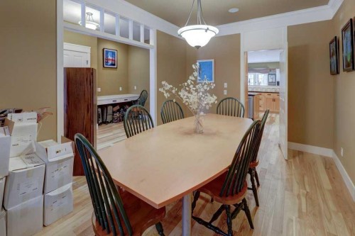 2511 18 Street Nw, Calgary, AB - Indoor Photo Showing Dining Room