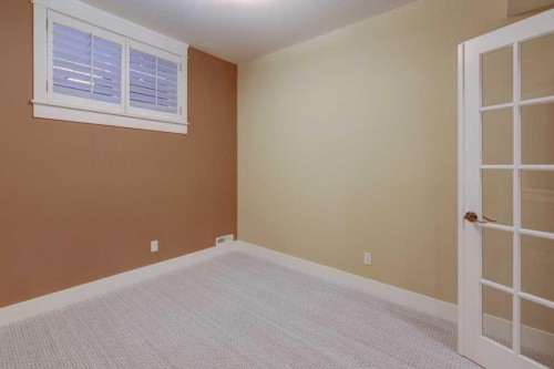 2511 18 Street Nw, Calgary, AB - Indoor Photo Showing Other Room