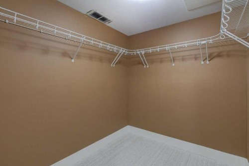 2511 18 Street Nw, Calgary, AB - Indoor With Storage