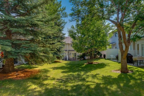 12 Millrise Green Sw, Calgary, AB - Outdoor